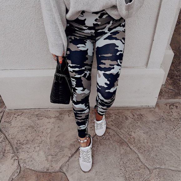 Plus Size Camo Leggings - Picture 1 of 6